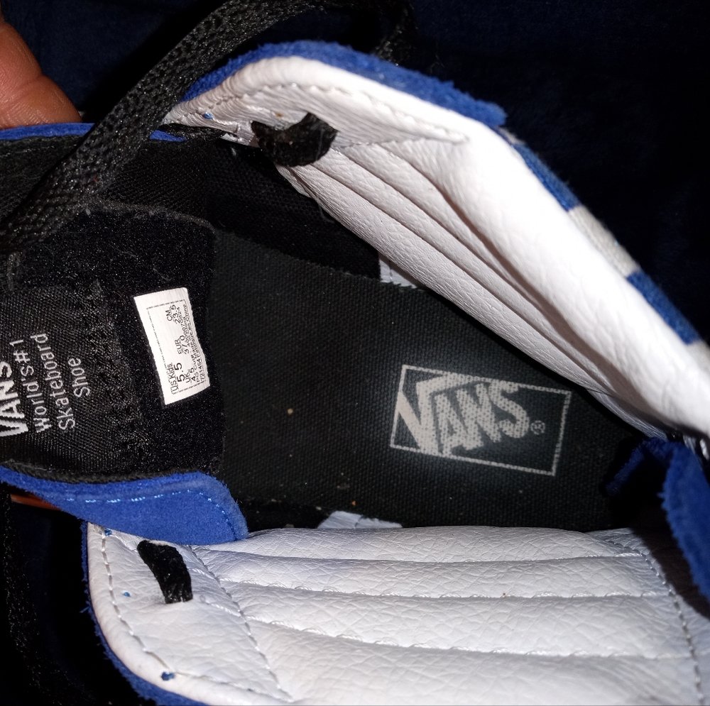 Vans - Picture 3 of 6